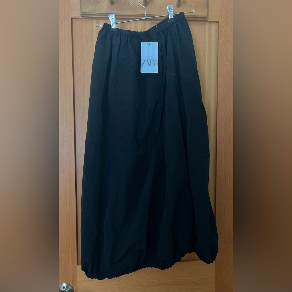 ZARA Black Balloon Midi Skirt – Size Small – NWT